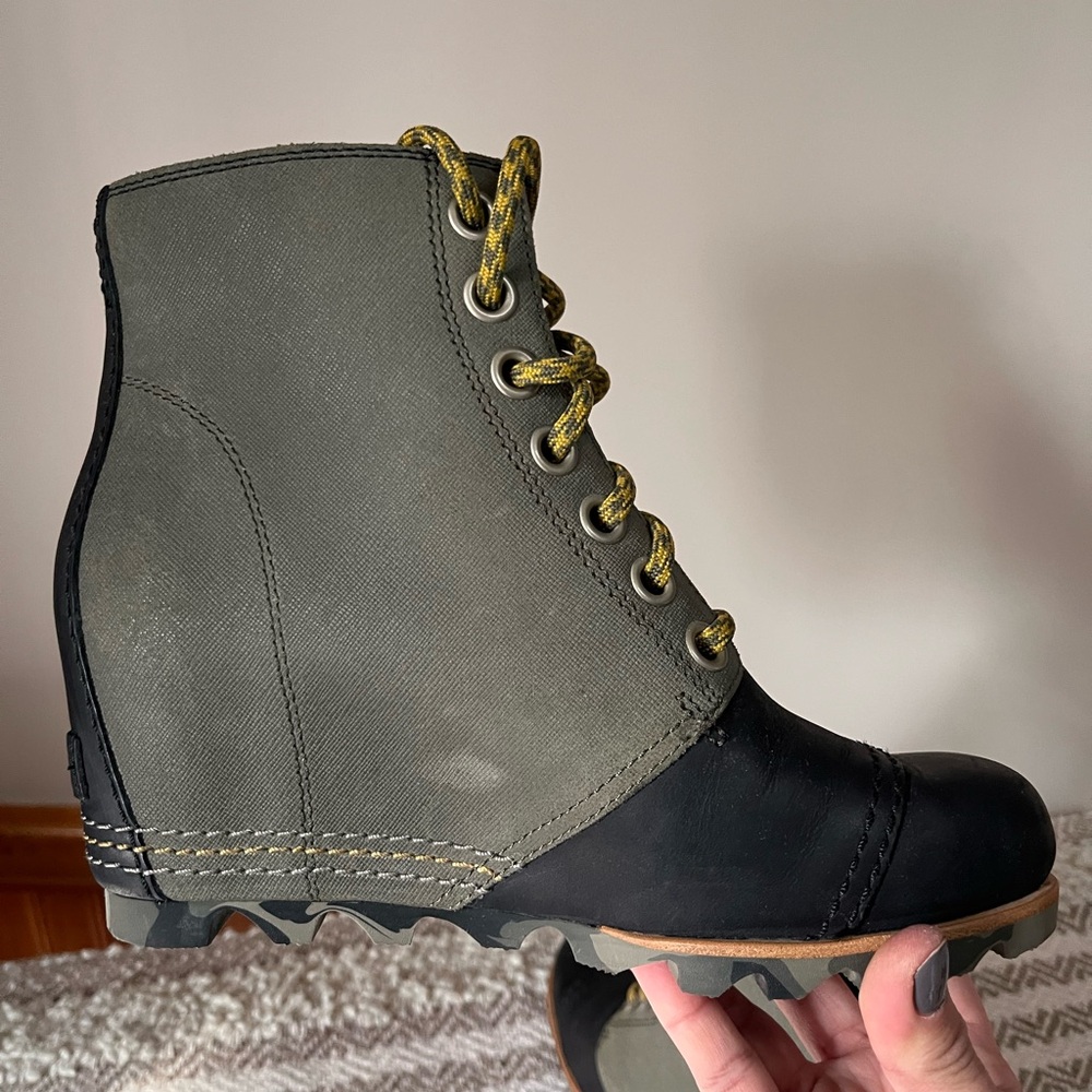 Sorel Pdx wedge boots size 7.5 women’s - Picture 2 of 9